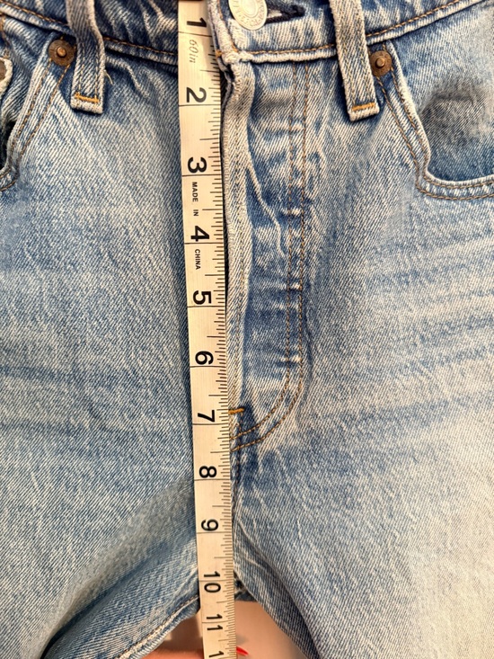 Levi’s 501 Jeans W26 Cropped Straight Leg Light Wash Distressed Vintage Fit - Picture 8 of 9